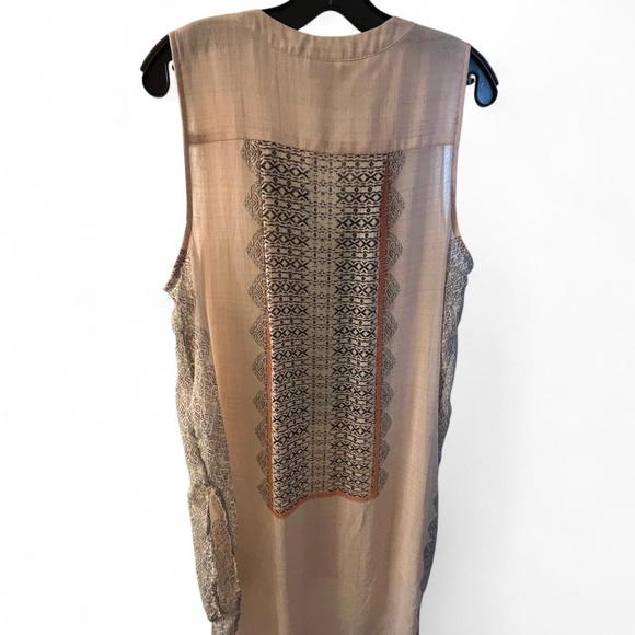 Knox Rose Beige and Gray Patterned Tank Top - Picture 4 of 4
